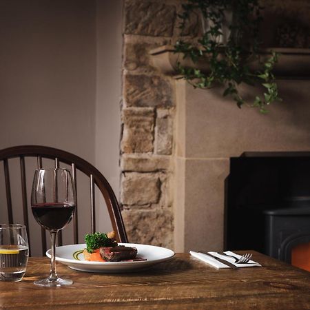 The Pilsley Inn - Chatsworth Баслоу Екстериор снимка