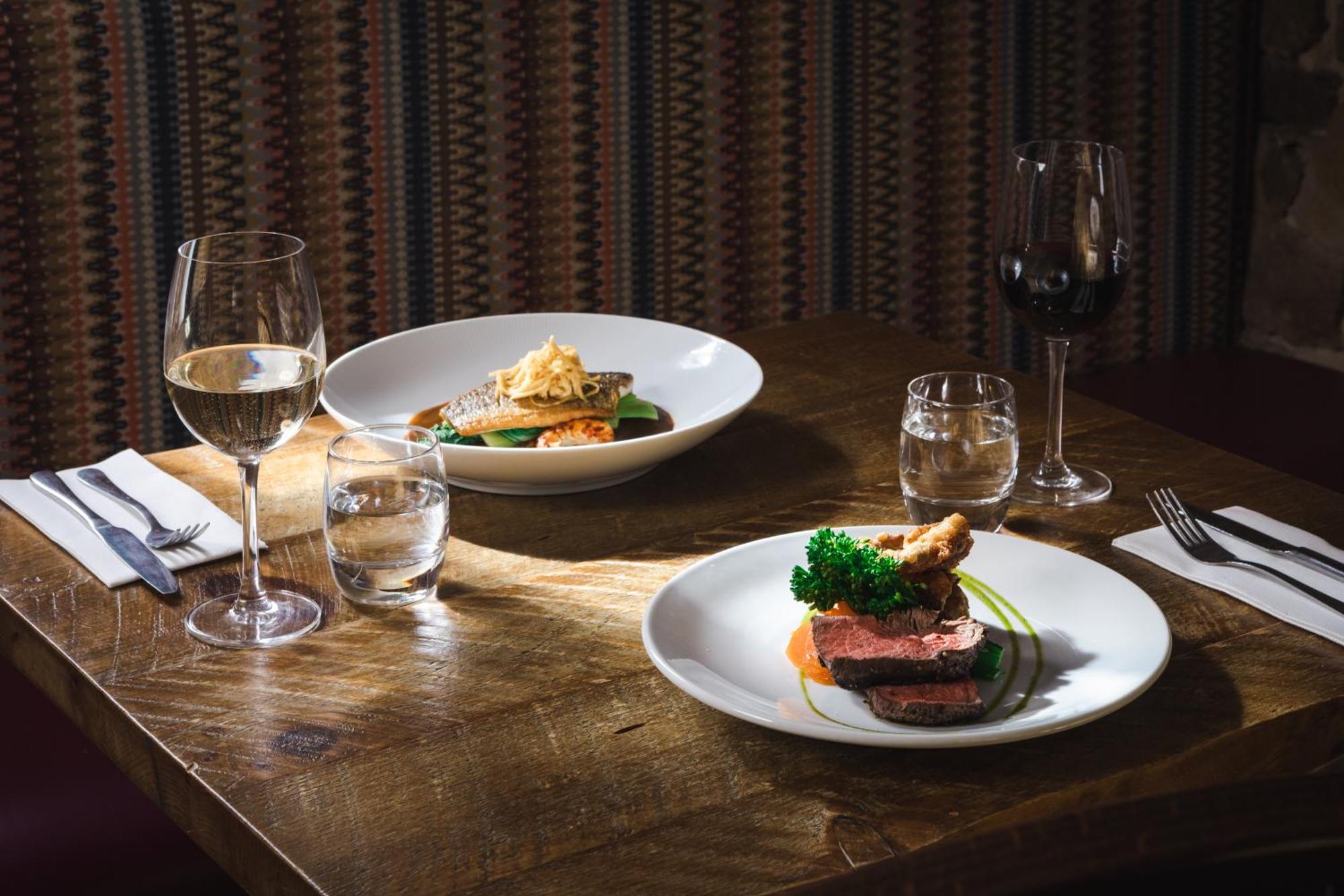 The Pilsley Inn - Chatsworth Баслоу Екстериор снимка