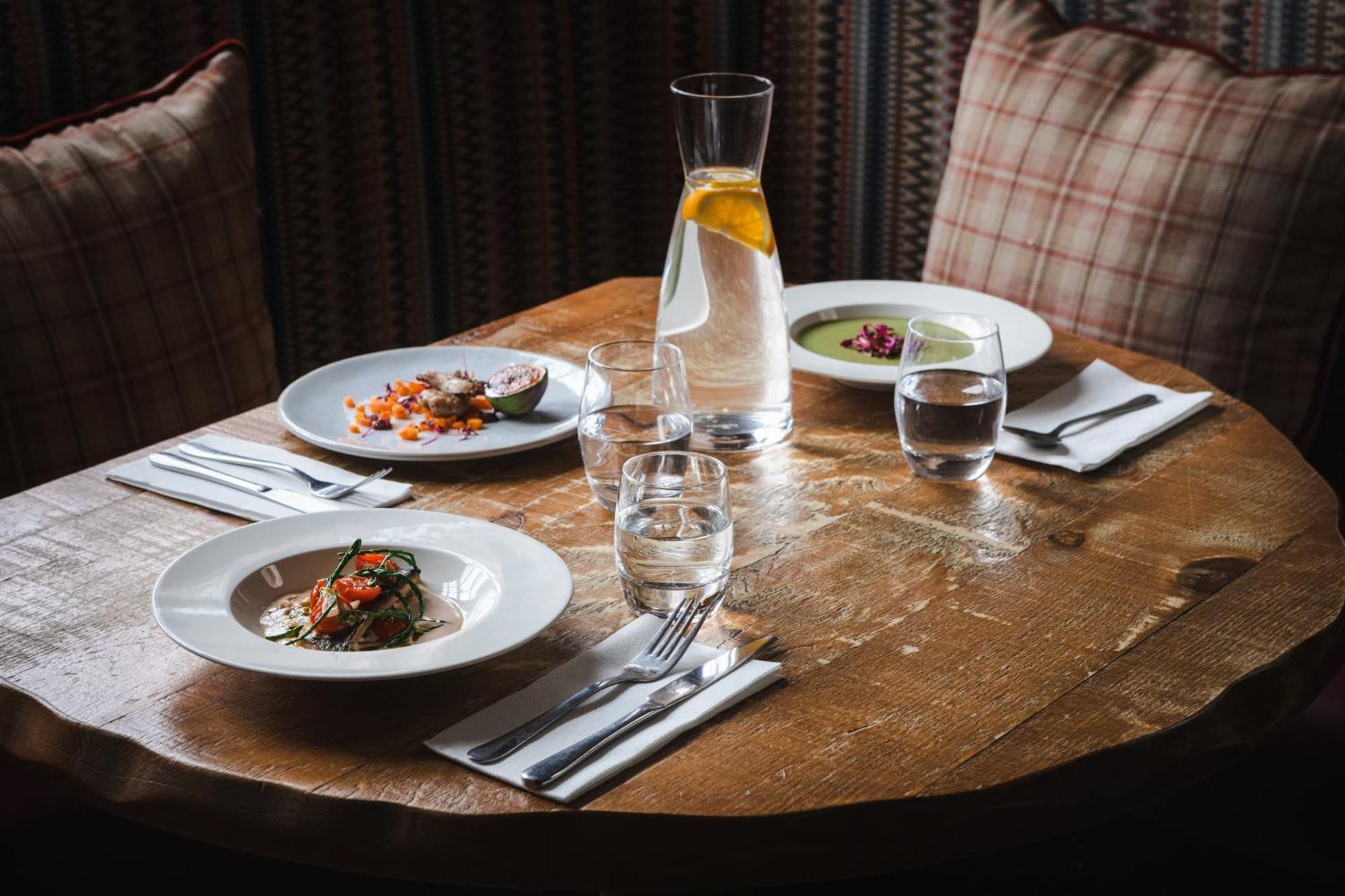 The Pilsley Inn - Chatsworth Баслоу Екстериор снимка
