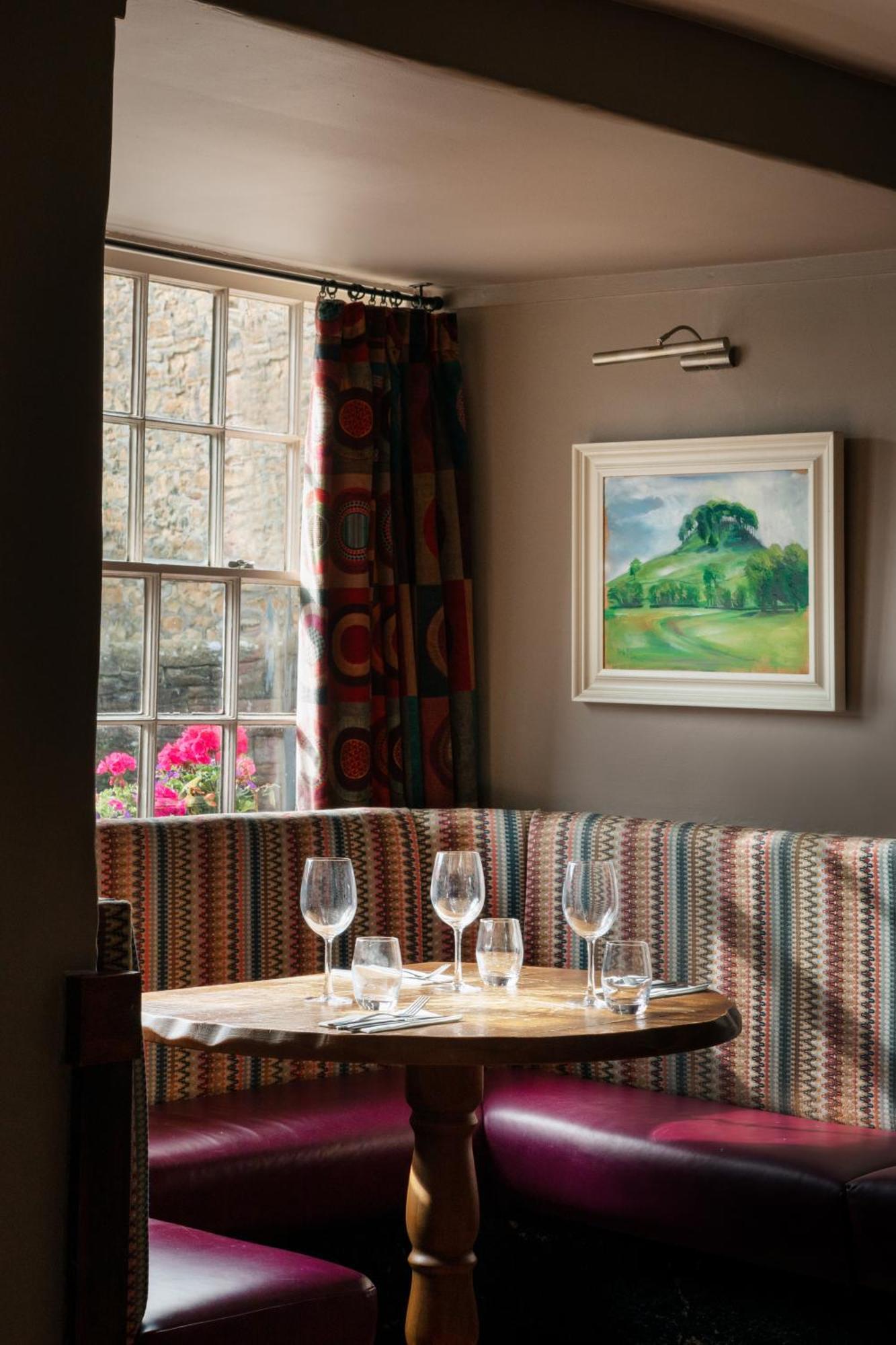 The Pilsley Inn - Chatsworth Баслоу Екстериор снимка
