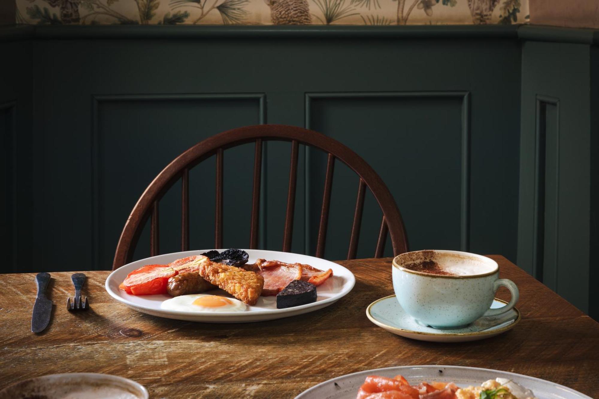 The Pilsley Inn - Chatsworth Баслоу Екстериор снимка