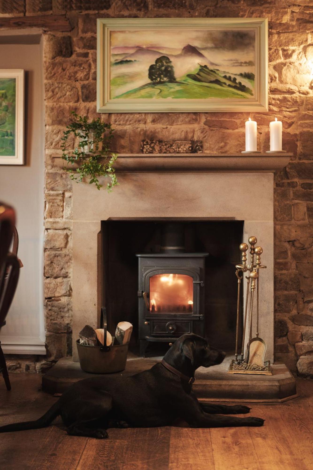 The Pilsley Inn - Chatsworth Баслоу Екстериор снимка