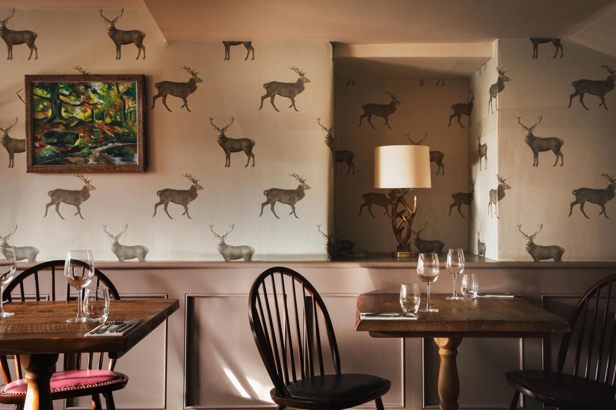 The Pilsley Inn - Chatsworth Баслоу Екстериор снимка