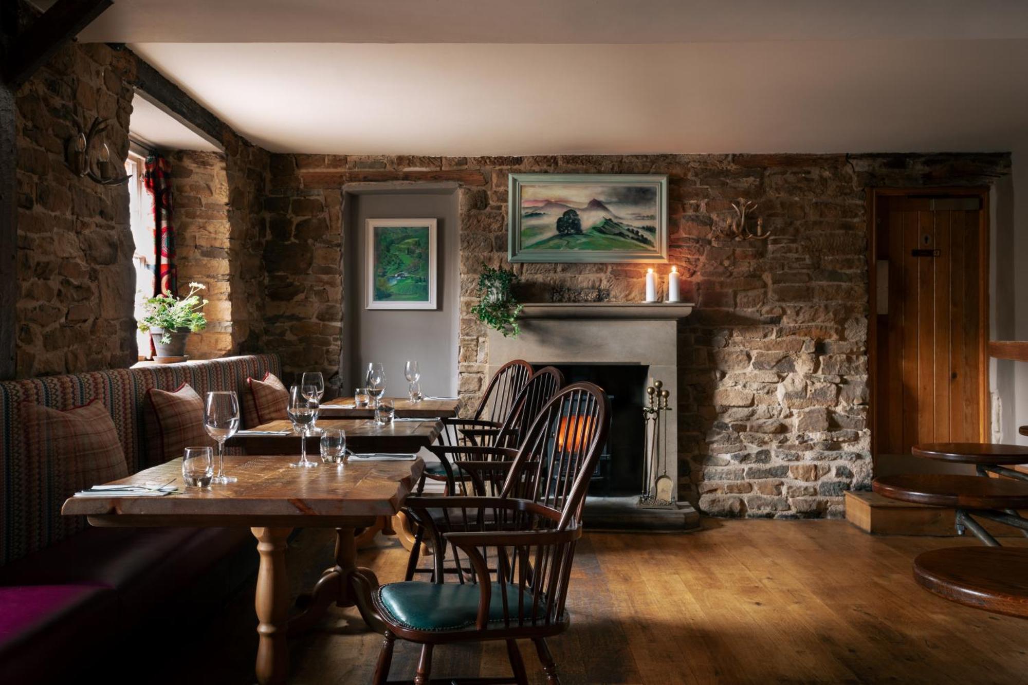 The Pilsley Inn - Chatsworth Баслоу Екстериор снимка