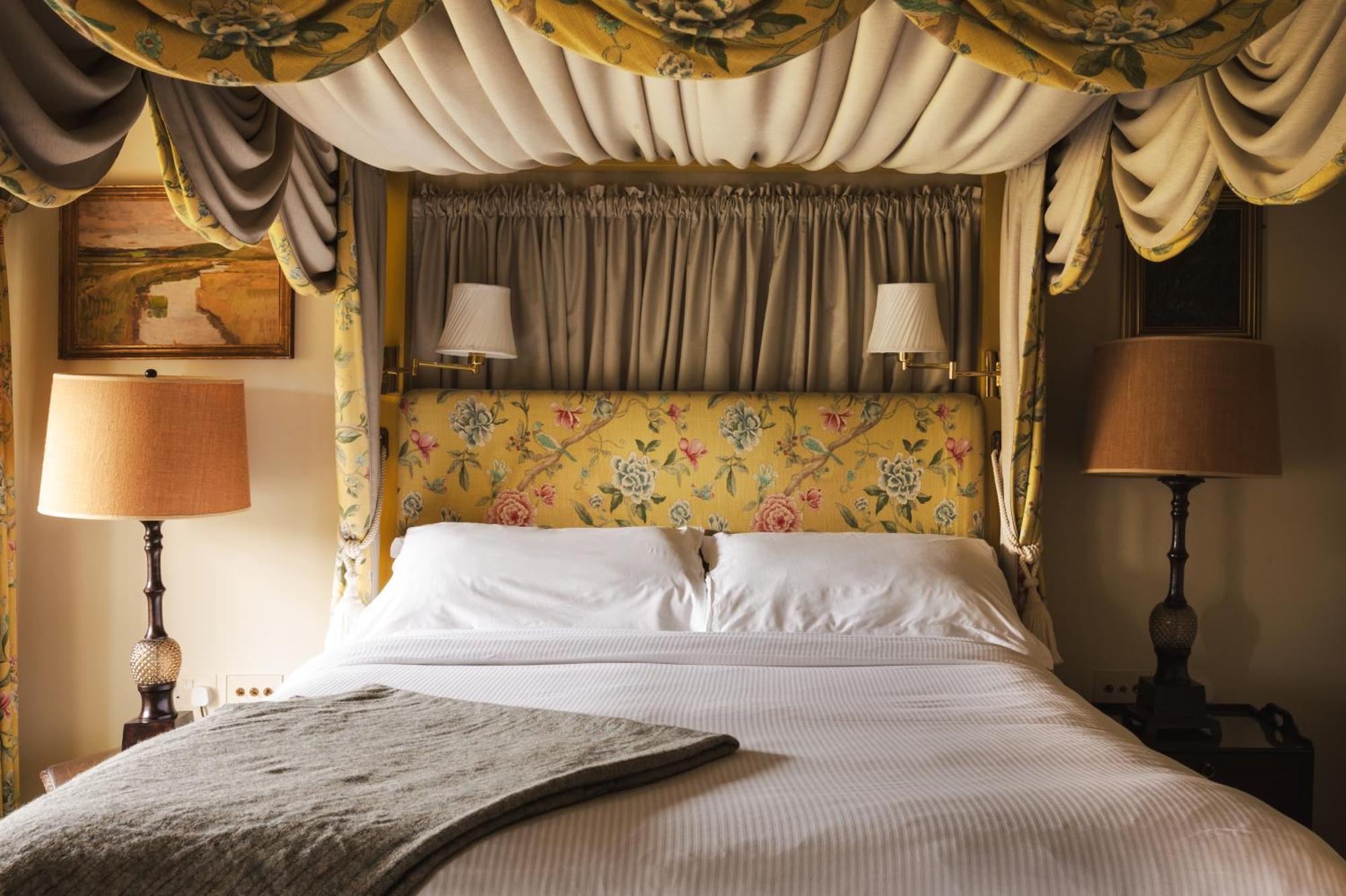 The Pilsley Inn - Chatsworth Баслоу Екстериор снимка