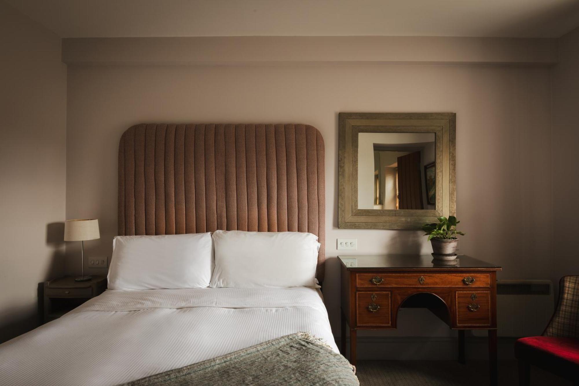 The Pilsley Inn - Chatsworth Баслоу Екстериор снимка