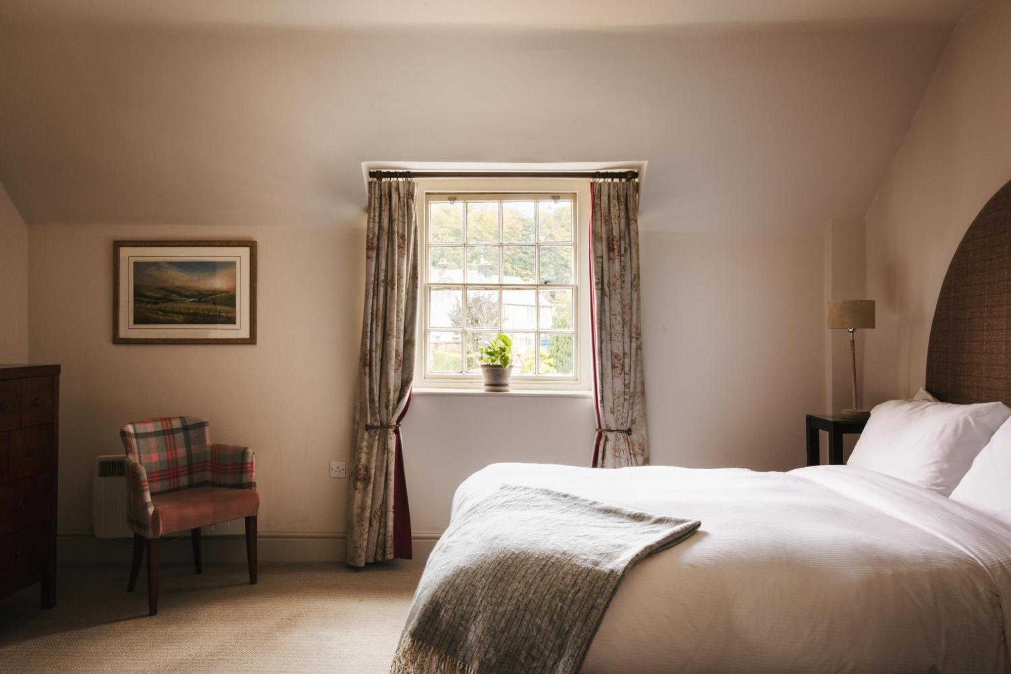 The Pilsley Inn - Chatsworth Баслоу Екстериор снимка