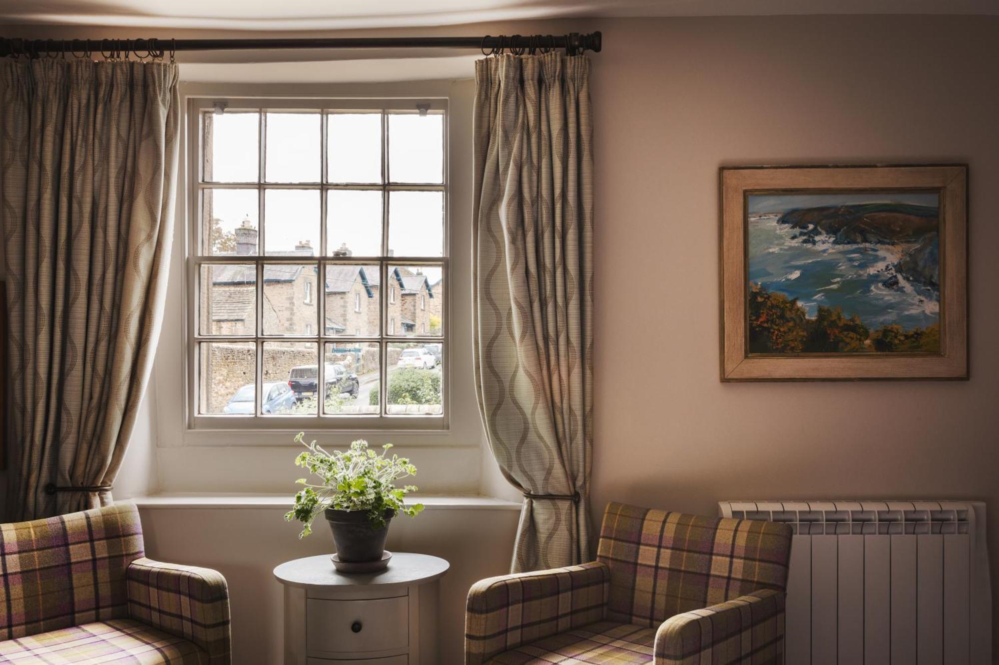 The Pilsley Inn - Chatsworth Баслоу Екстериор снимка