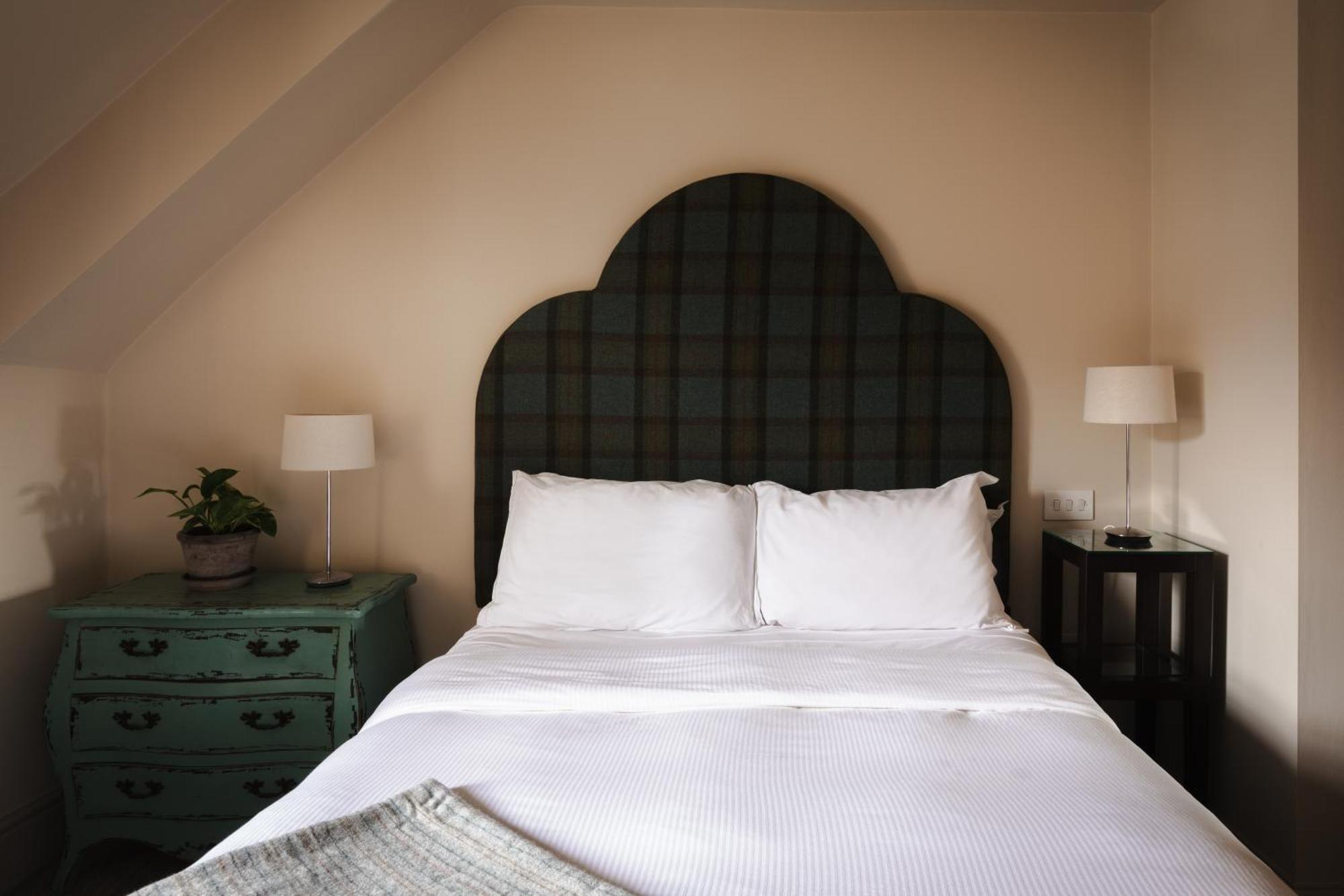 The Pilsley Inn - Chatsworth Баслоу Екстериор снимка