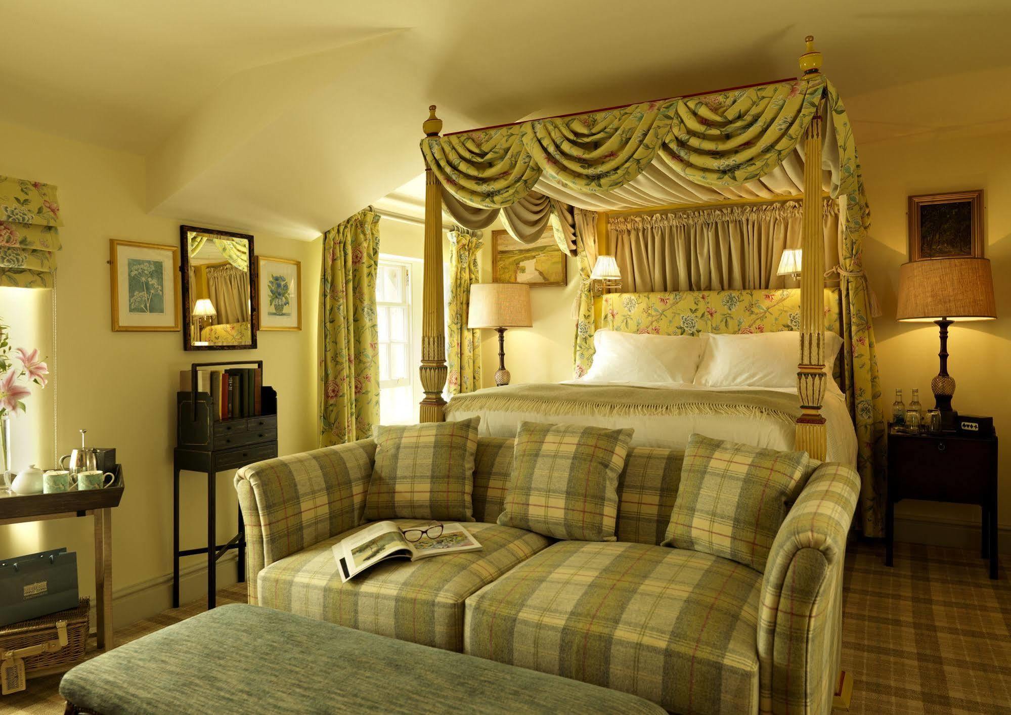 The Pilsley Inn - Chatsworth Баслоу Екстериор снимка