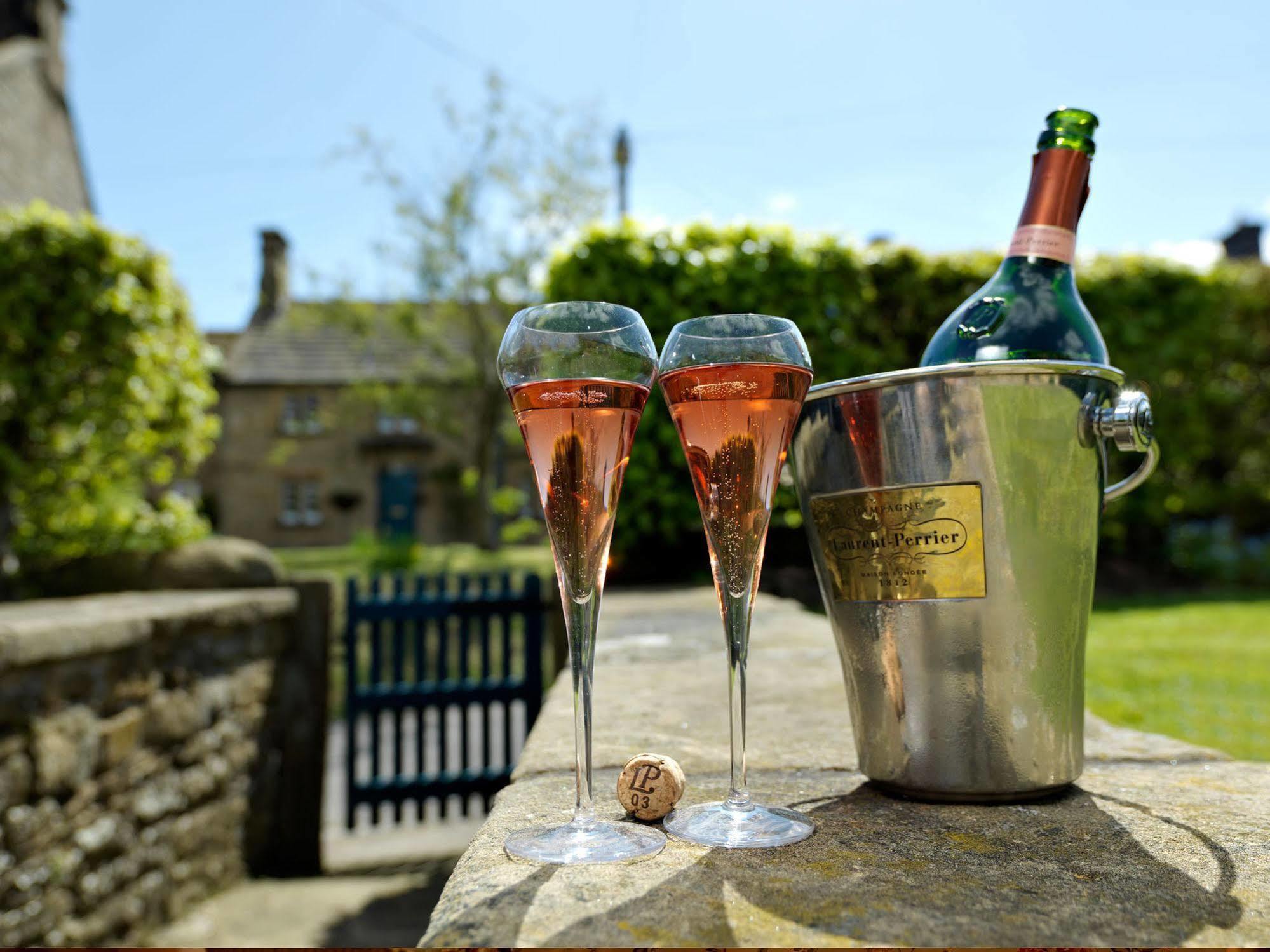 The Pilsley Inn - Chatsworth Баслоу Екстериор снимка